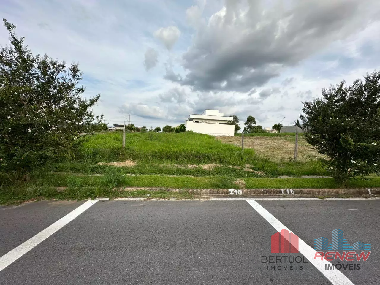 Terreno à venda Pinheirinho em Vinhedo: TERRENO