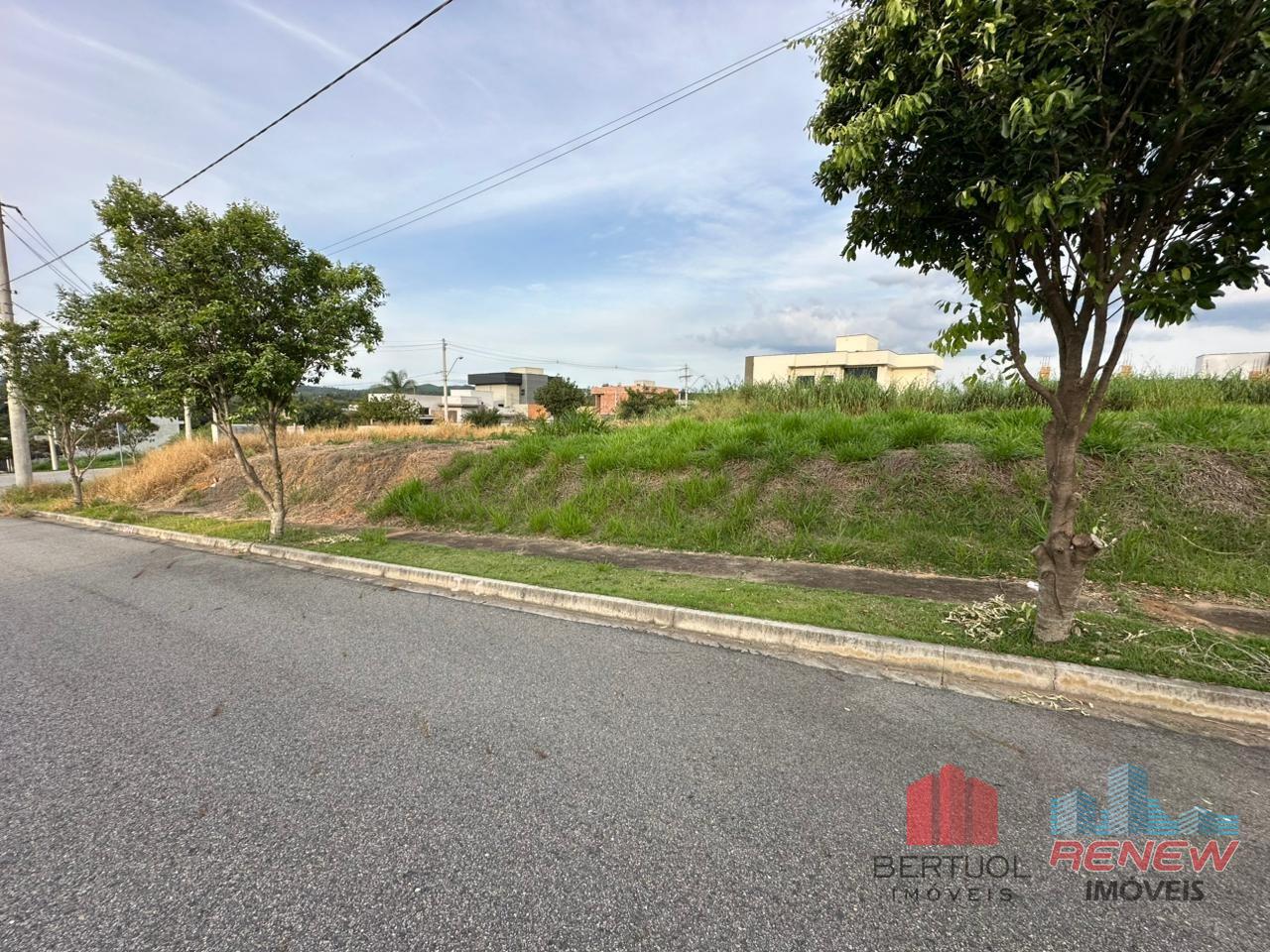 Terreno à venda Pinheirinho em Vinhedo: TERRENO