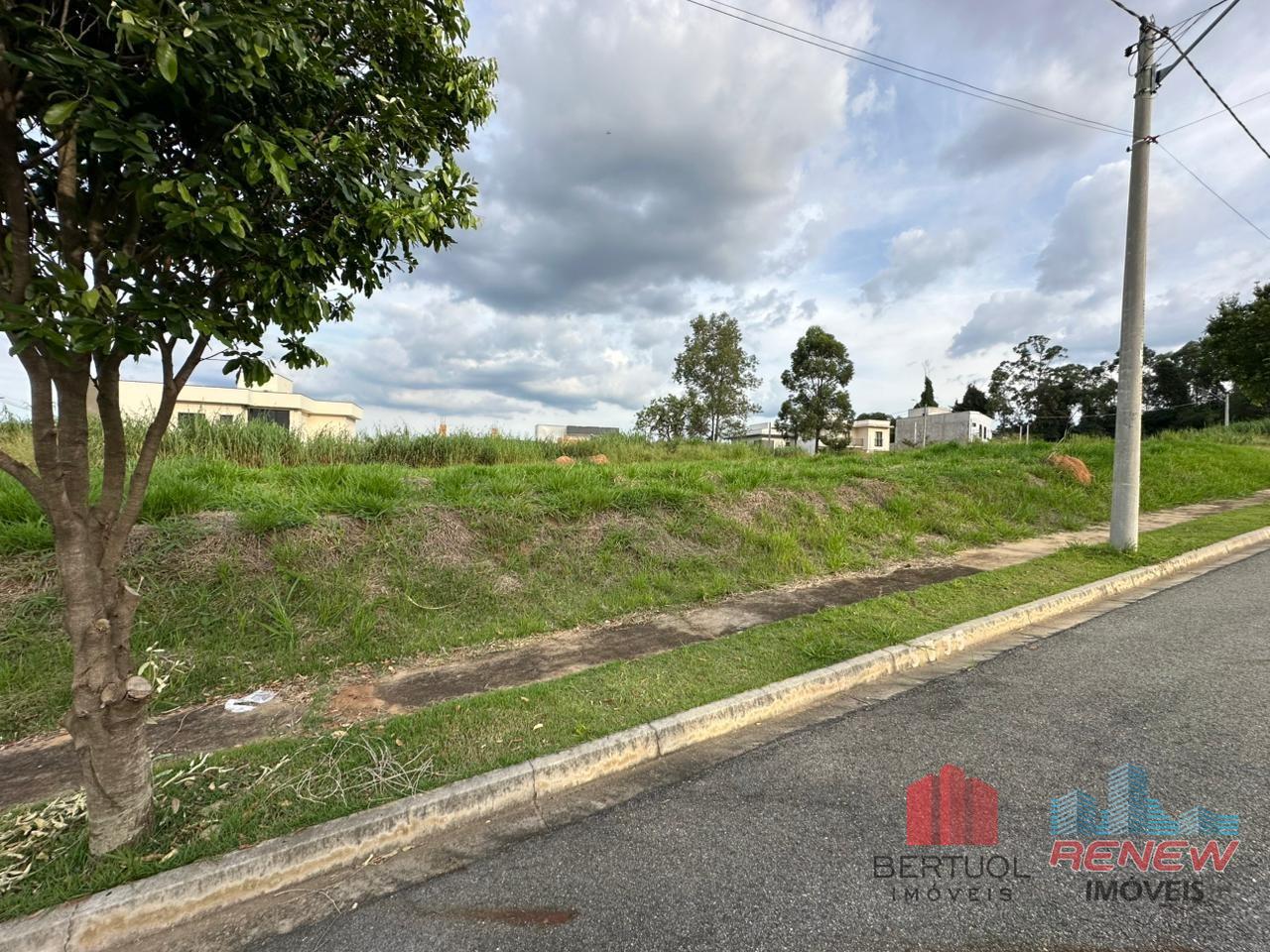 Terreno à venda Pinheirinho em Vinhedo: TERRENO