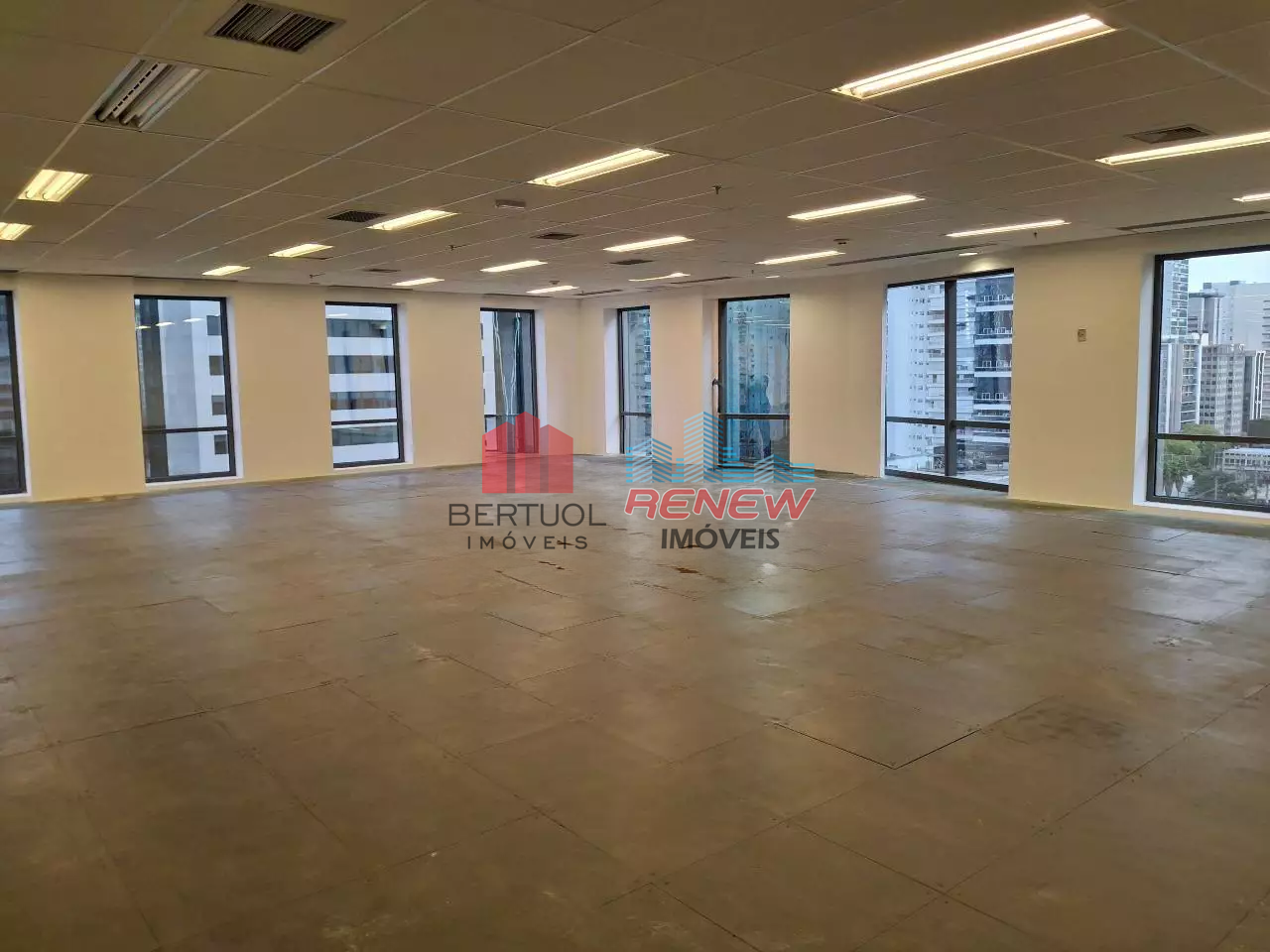 Conjunto para aluguel Edifício Birmann 31 em São Paulo: 
