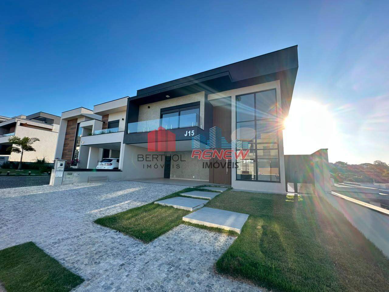 Casa de Condomínio à venda Residencial Mont'Alcino em Valinhos: FACHADA