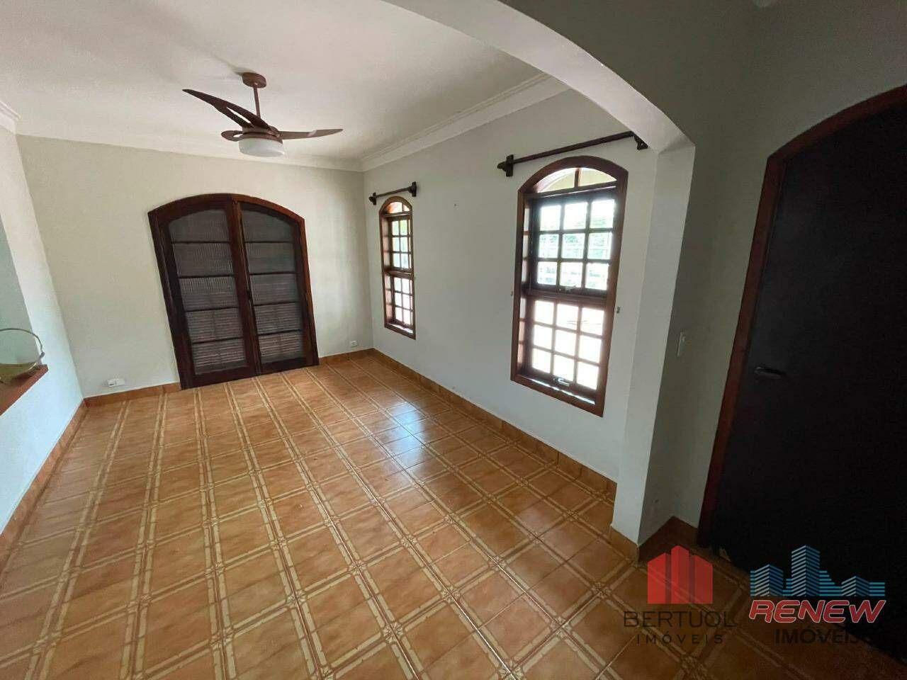 Casa de Condomínio para aluguel Condomínio Estância Marambaia em Vinhedo: SALA