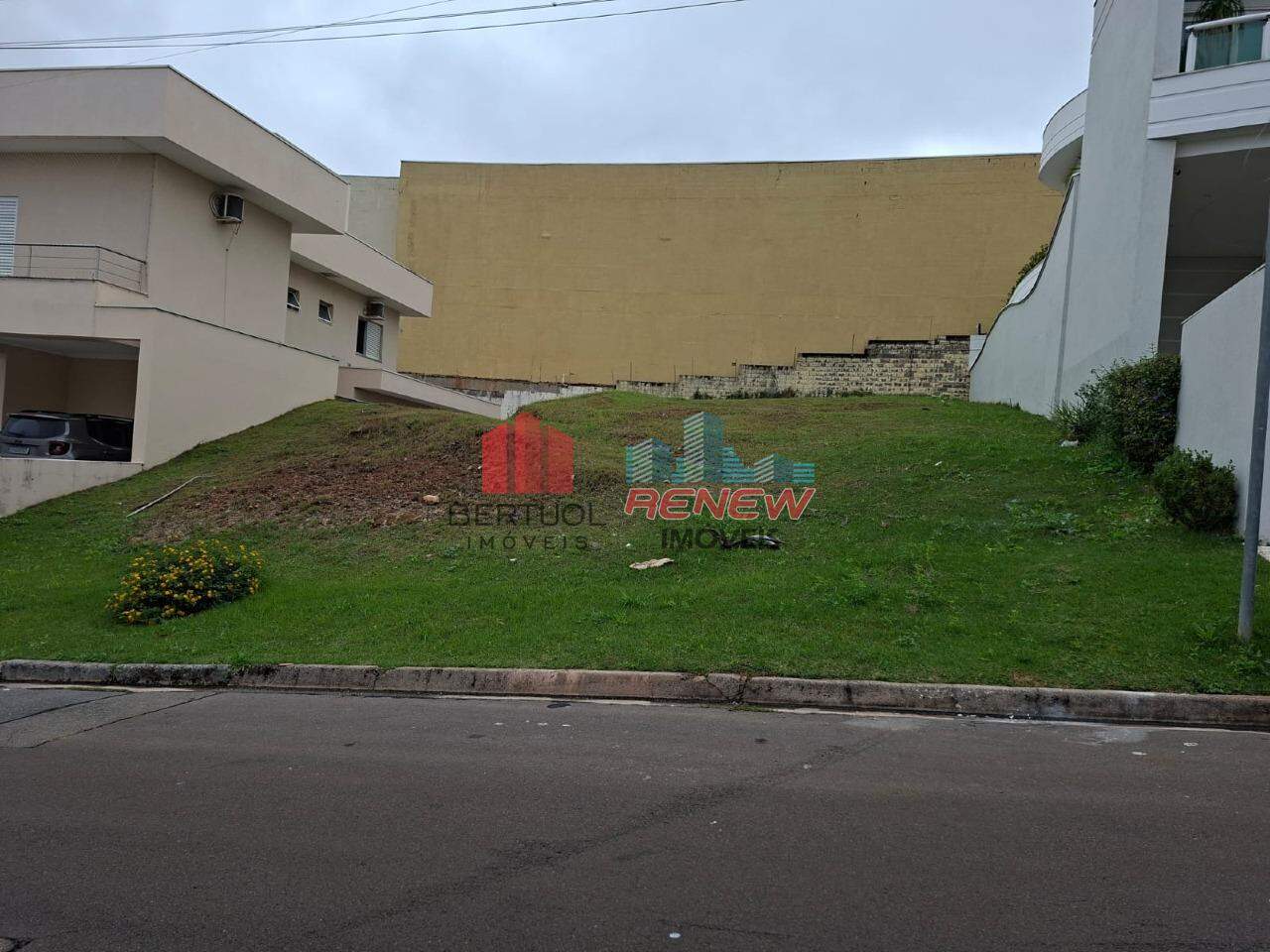Terreno em condomínio à venda Condomínio Porto Seguro Village em Valinhos: 