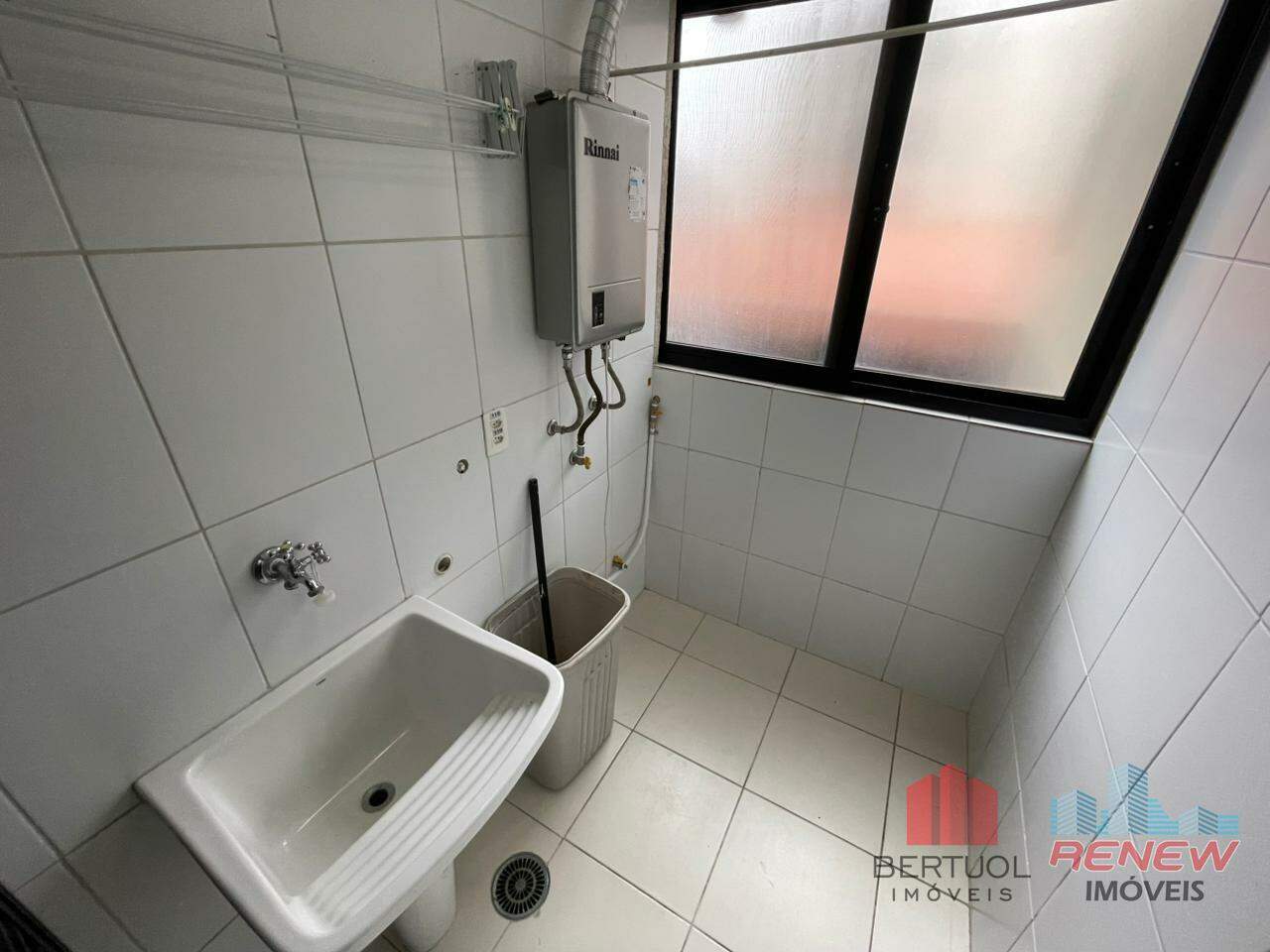 Apartamento à venda Condomínio Spazio Roma em Vinhedo: LAVANDERIA