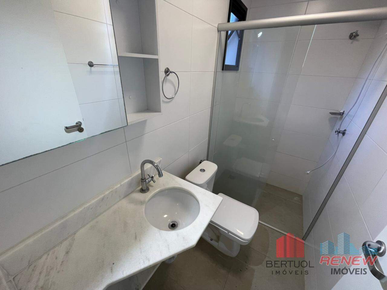 Apartamento para aluguel Jardim Miriam em Vinhedo: BANHEIRO