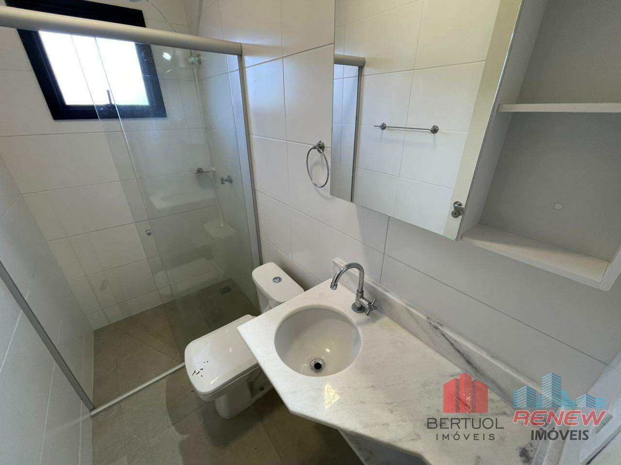 Apartamento para aluguel Jardim Miriam em Vinhedo: BANHEIRO