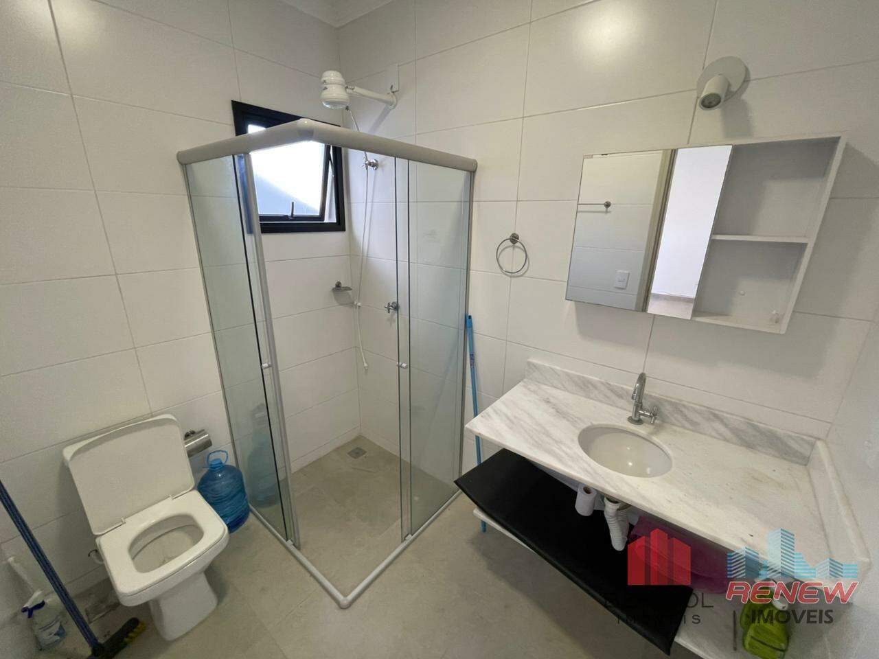 Apartamento para aluguel Jardim Miriam em Vinhedo: BANHEIRO