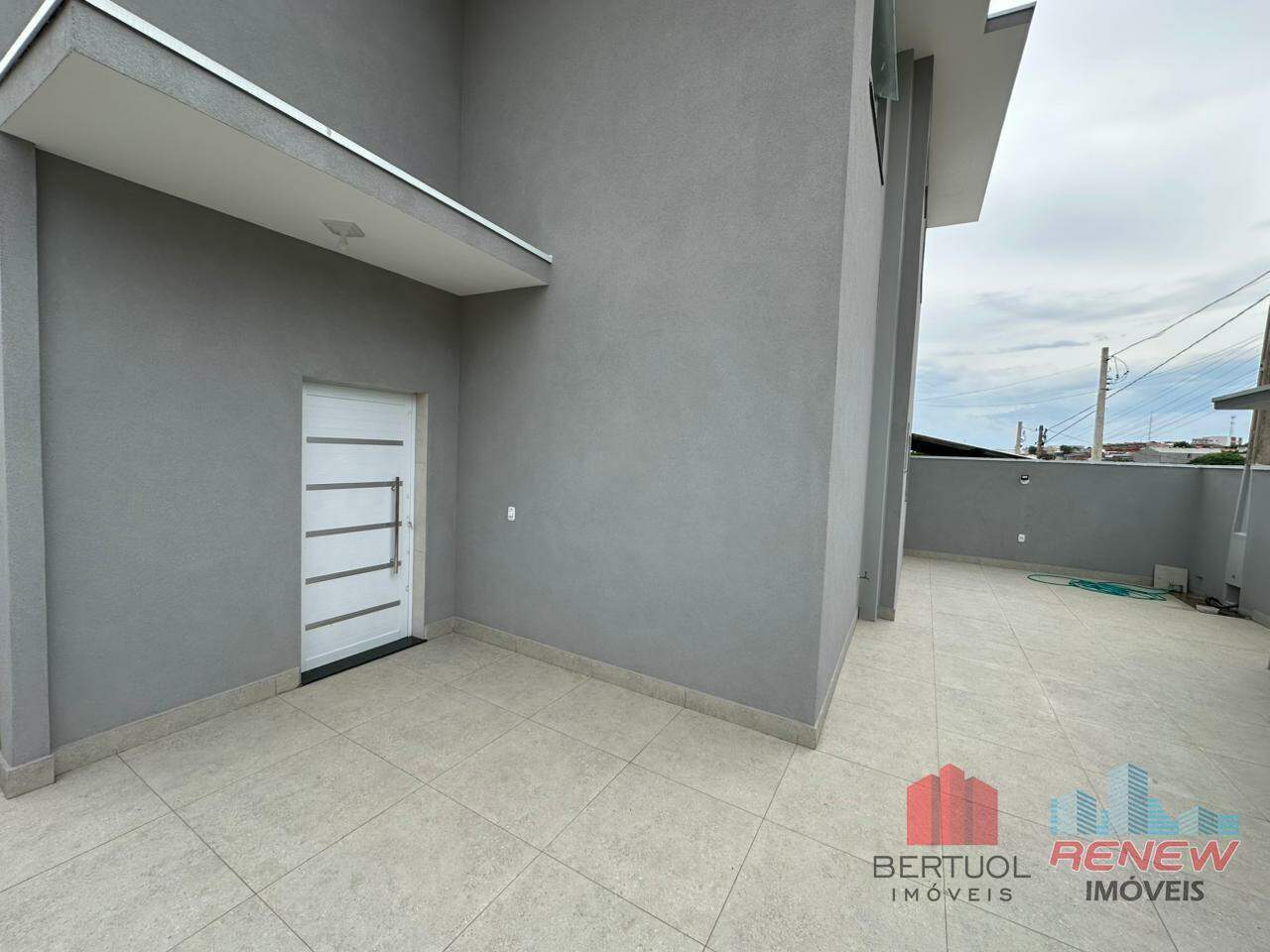 Casa para aluguel Parque Santa Rosa em Vinhedo: QUINTAL