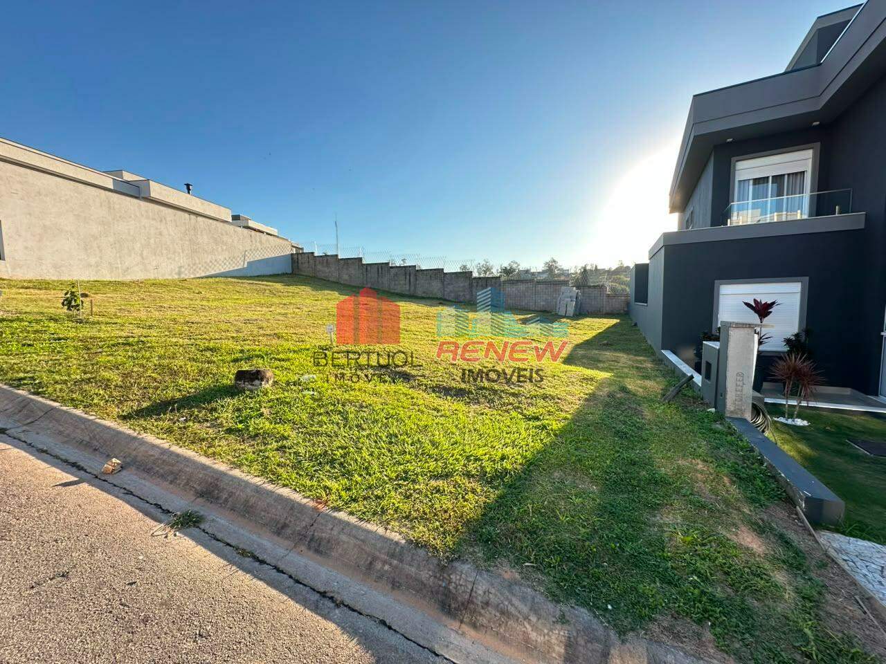 Terreno em condomínio à venda Residencial Mont'Alcino em Valinhos: 