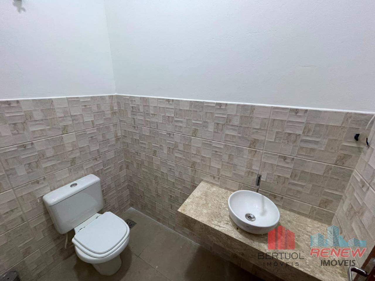 Sala para aluguel Centro em Vinhedo: BANHEIRO