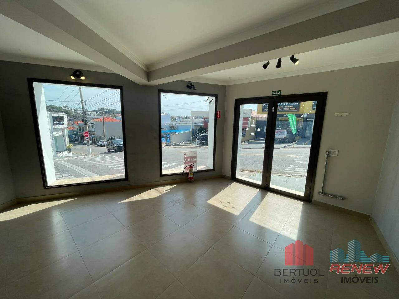 Sala para aluguel Centro em Vinhedo: SALÃO