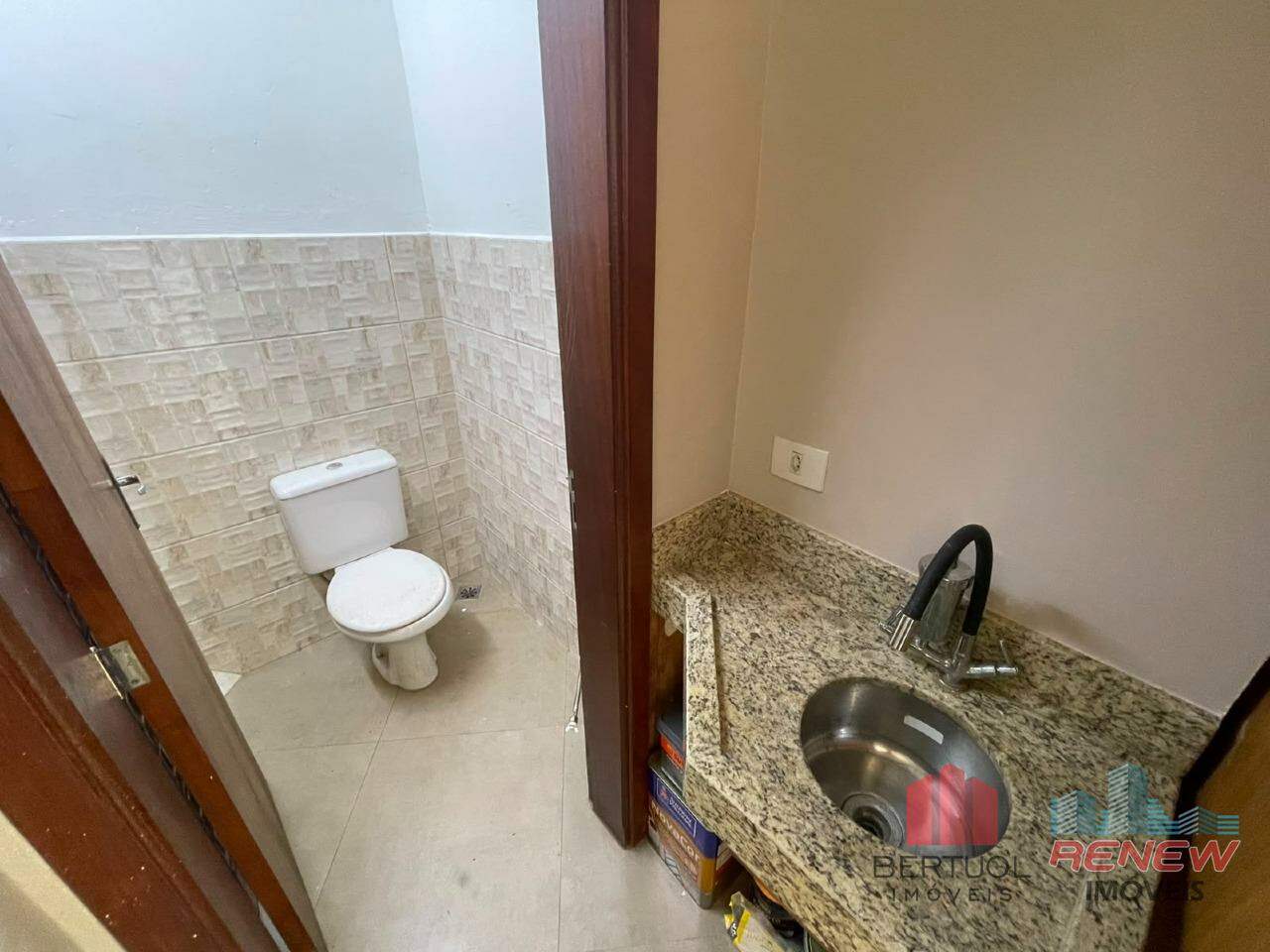 Sala para aluguel Centro em Vinhedo: BANHEIRO