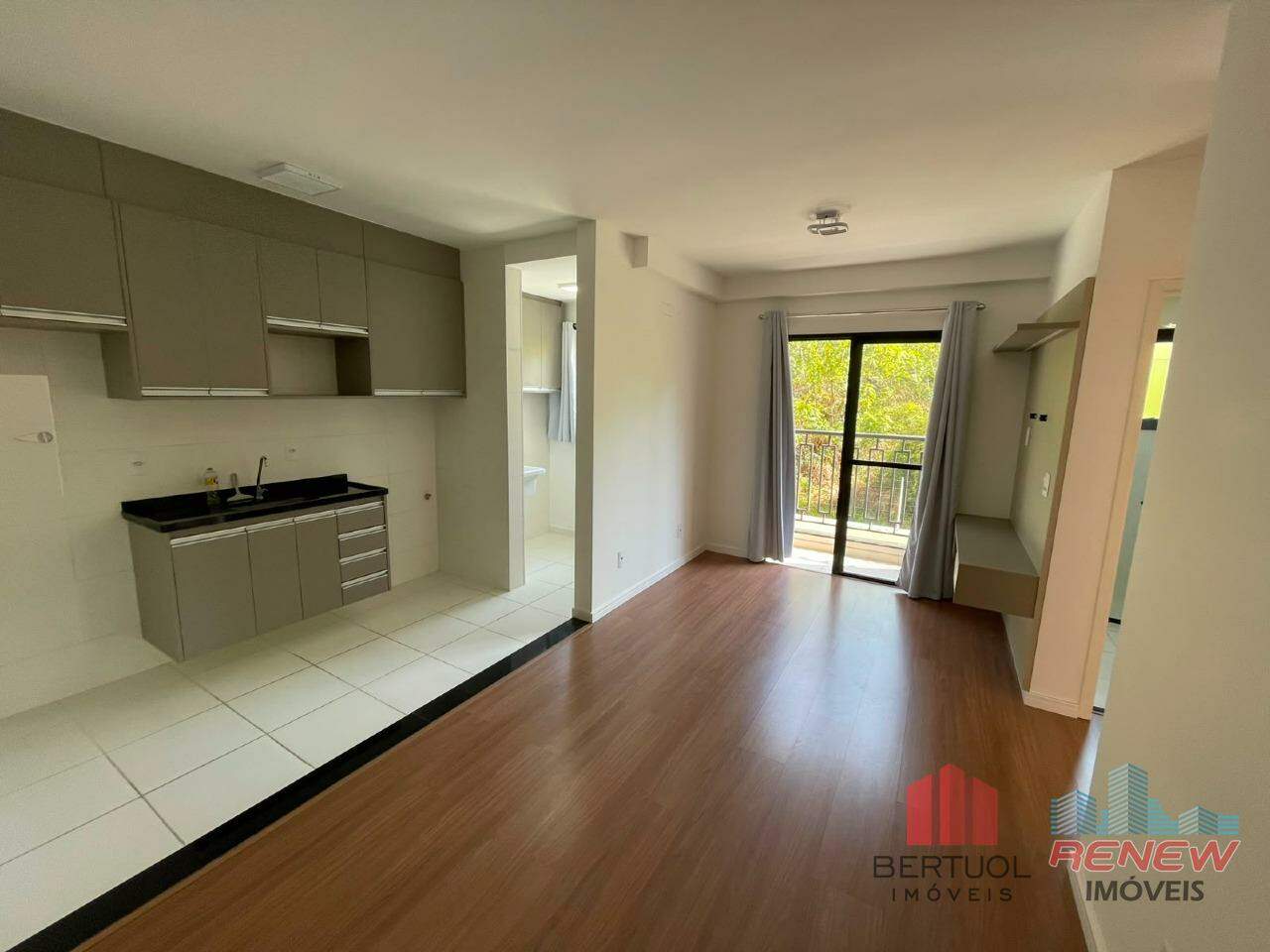 Apartamento para aluguel Condomínio Residencial Vicenza em Vinhedo: SALA