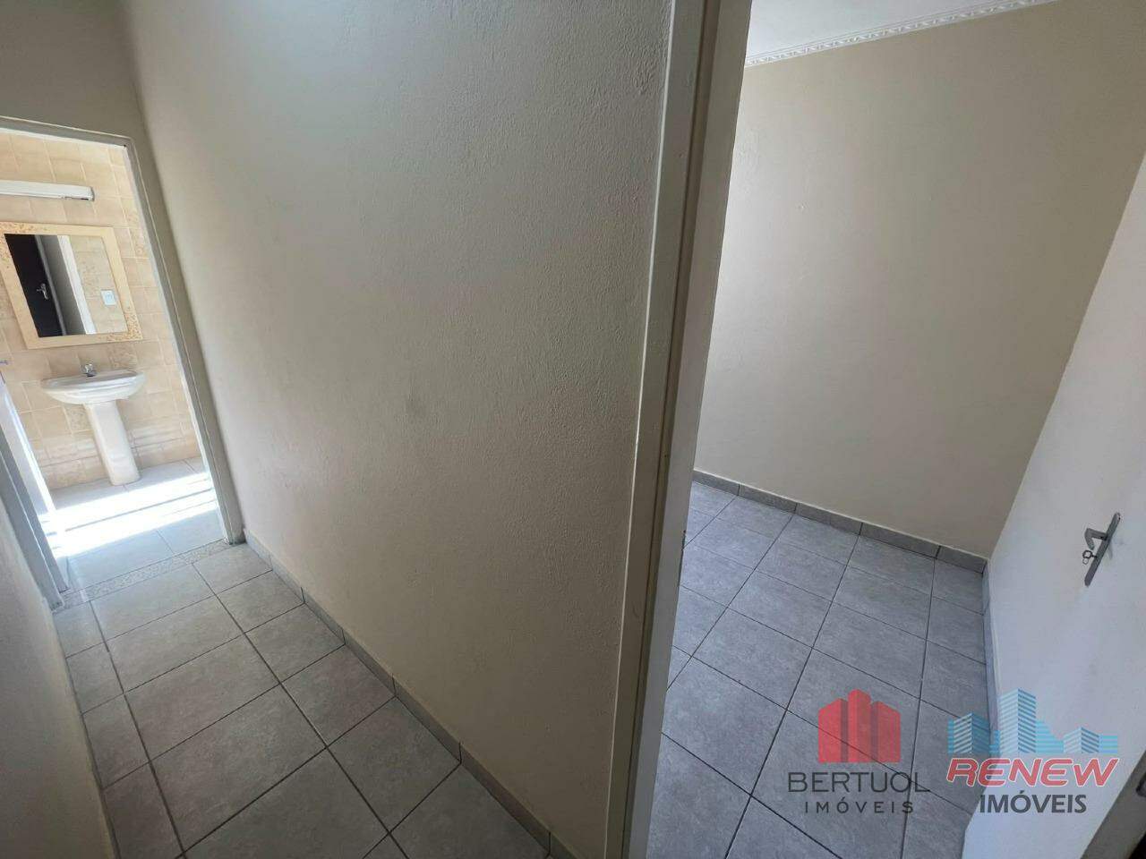 Ponto Comercial para aluguel Vila Angeli em Valinhos: CORREDOR