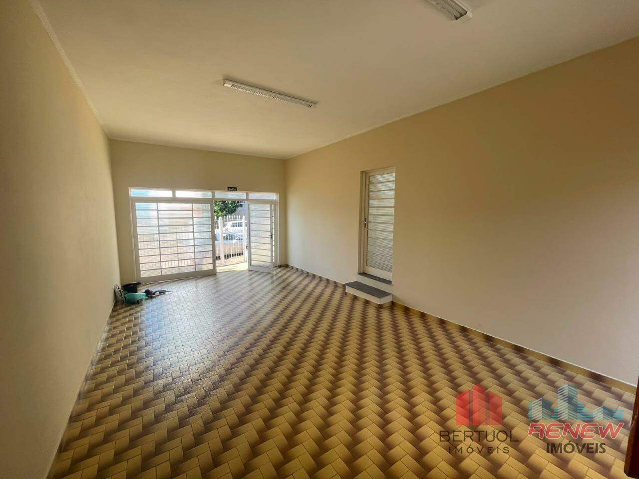 Ponto Comercial para aluguel Vila Angeli em Valinhos: GARAGEM