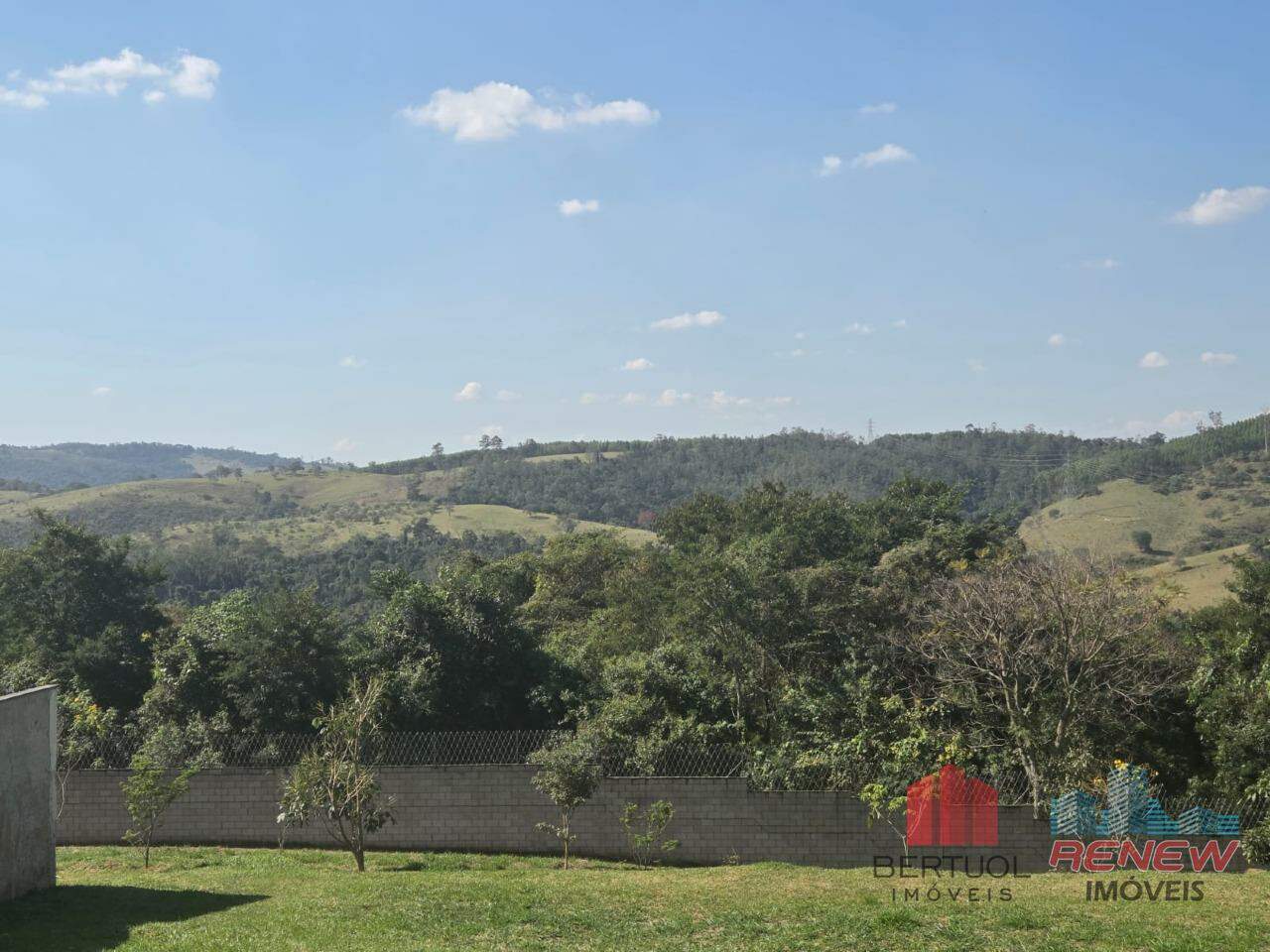 Terreno em condomínio à venda Condomínio Campo de Toscana em Vinhedo: 