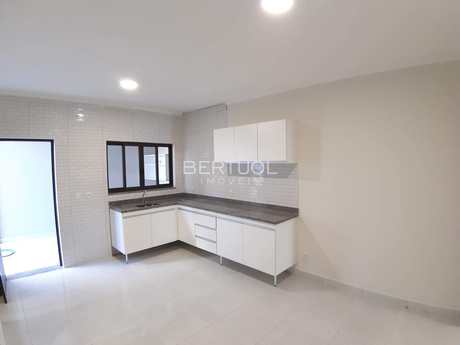 Apartamento para aluguel Centro em Vinhedo: SALA COM COZINHA