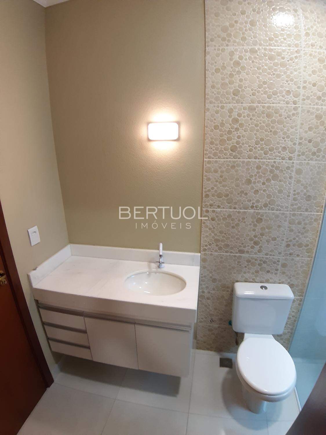 Apartamento para aluguel Centro em Vinhedo: BANHEIRO