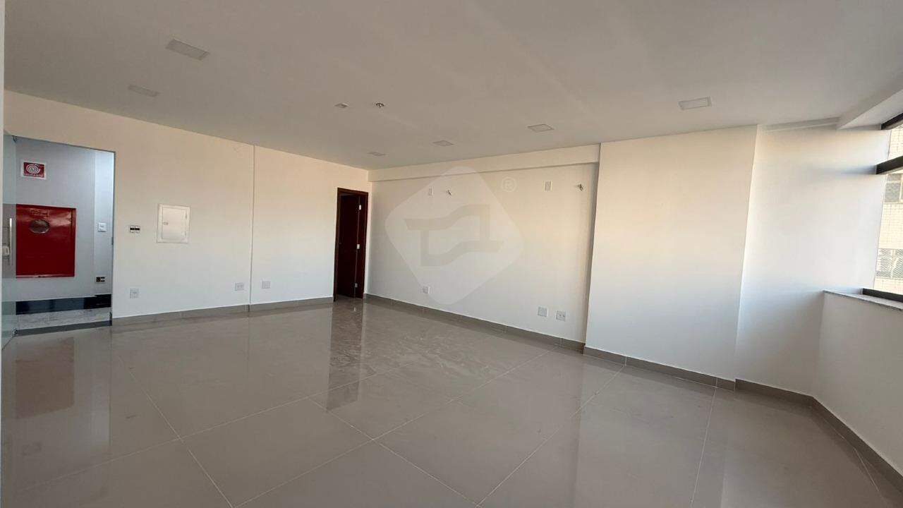Sala à venda no Centro: 
