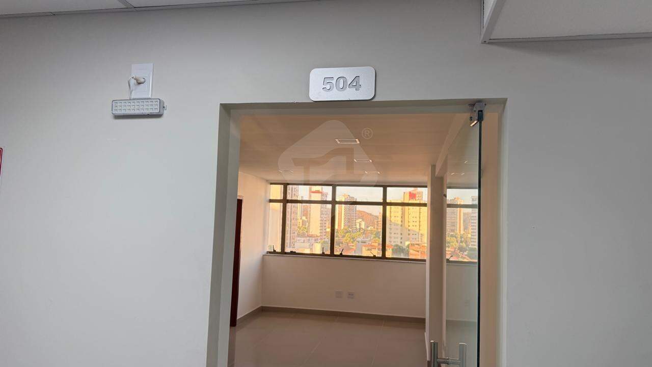Sala à venda no Centro: 