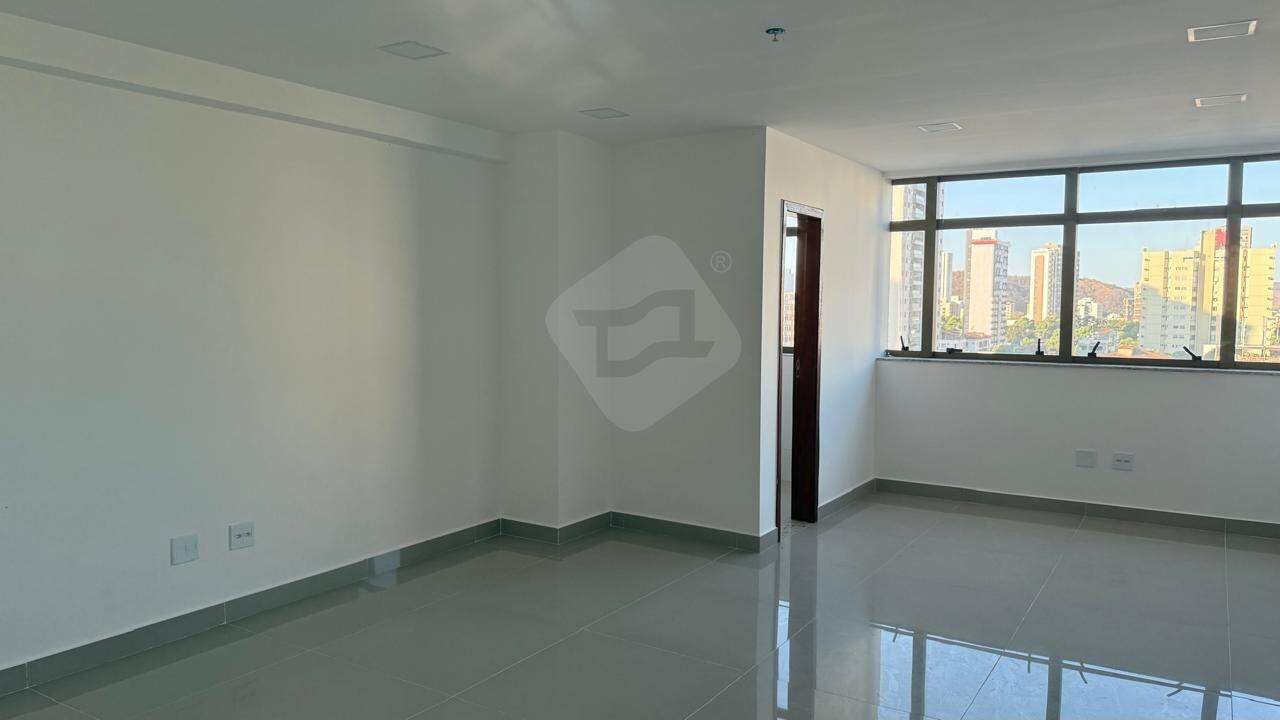 Sala à venda no Centro: 
