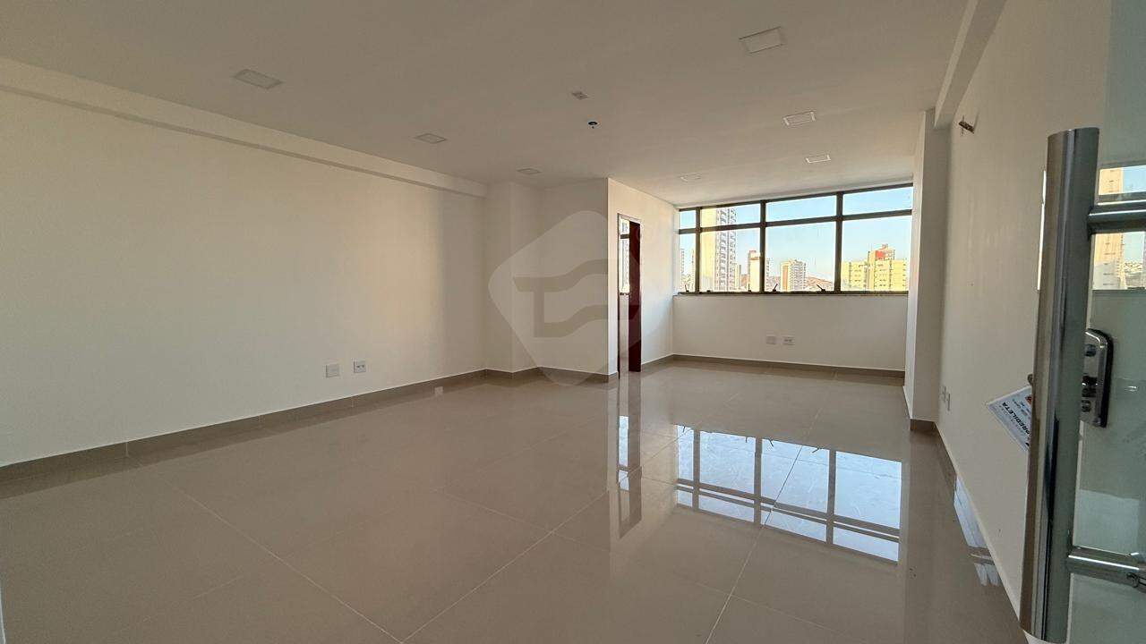 Sala à venda no Centro: 