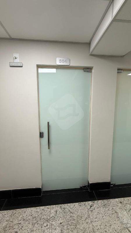 Sala à venda no Centro: 