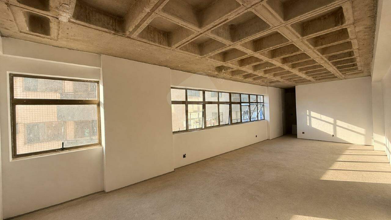 Sala à venda no Centro: 