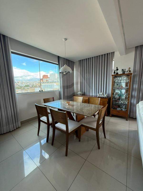 Apartamento à venda no Coração Eucarístico: 