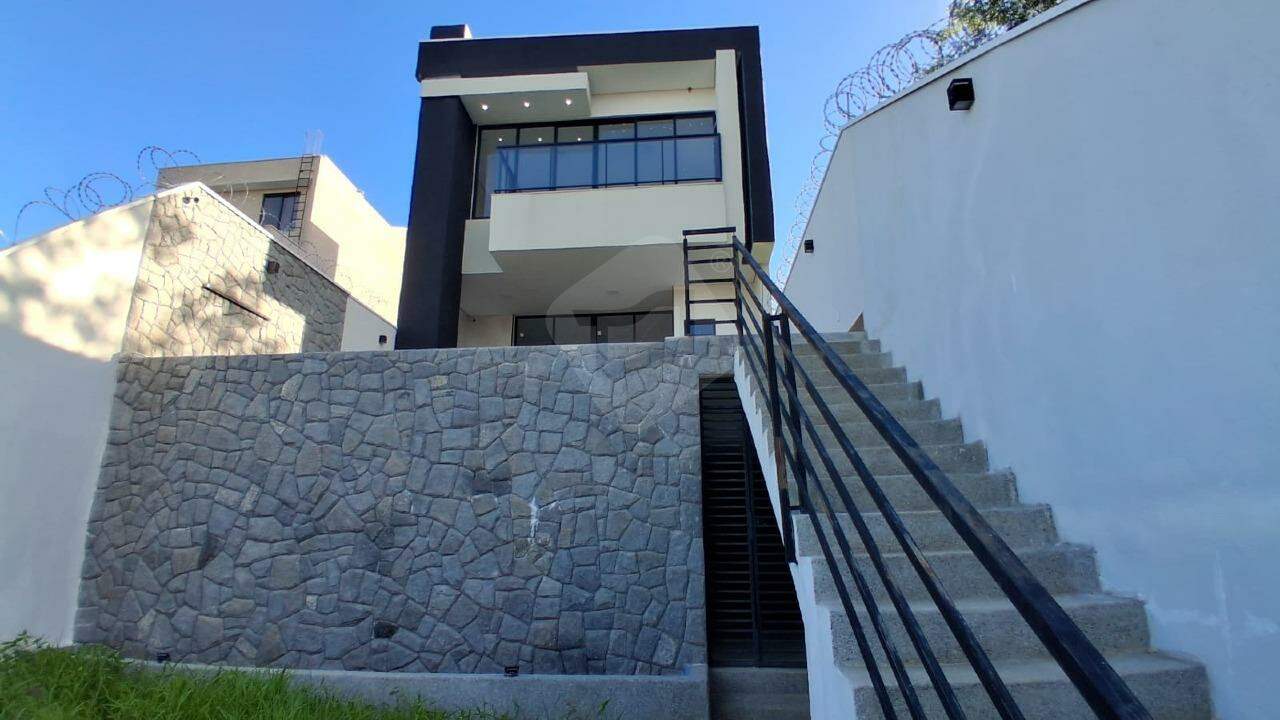 Casa para aluguel no Alto Esplanada: FUNDOS