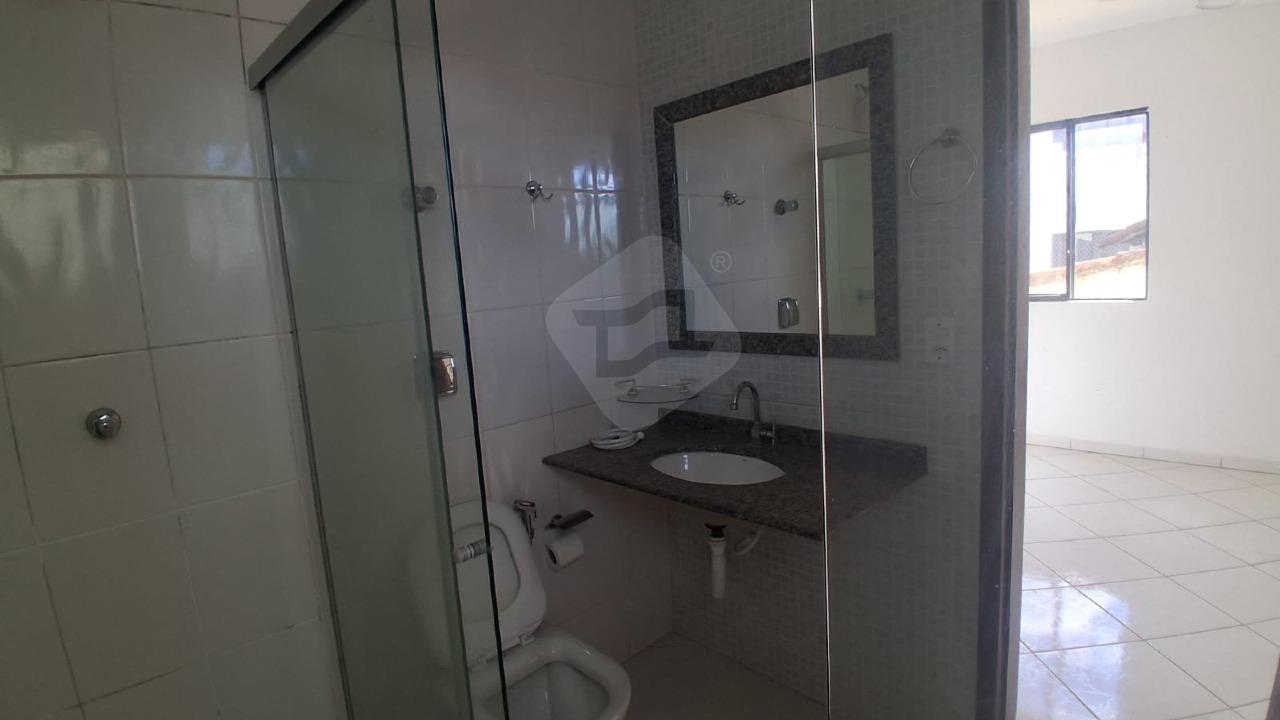 Apartamento para aluguel no Santos Dumont: BANHEIRO