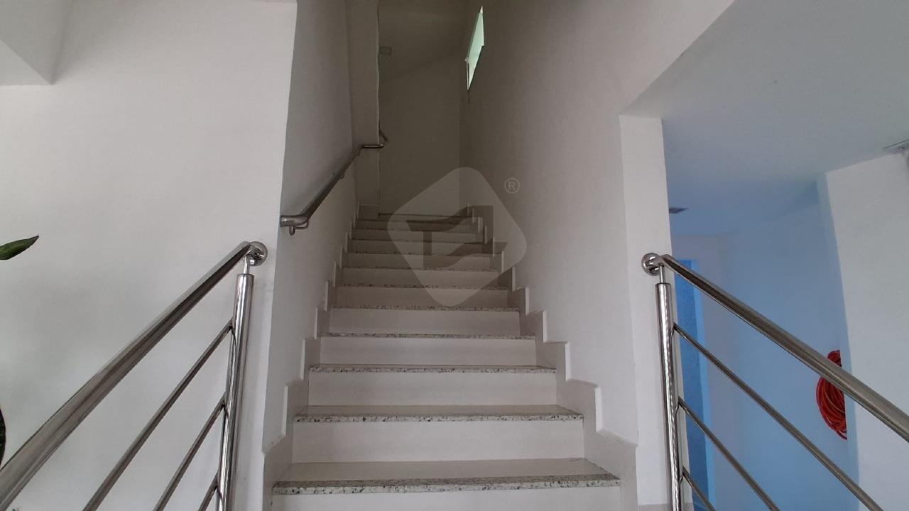 Apartamento para aluguel no Vila Mariana: ESCADA