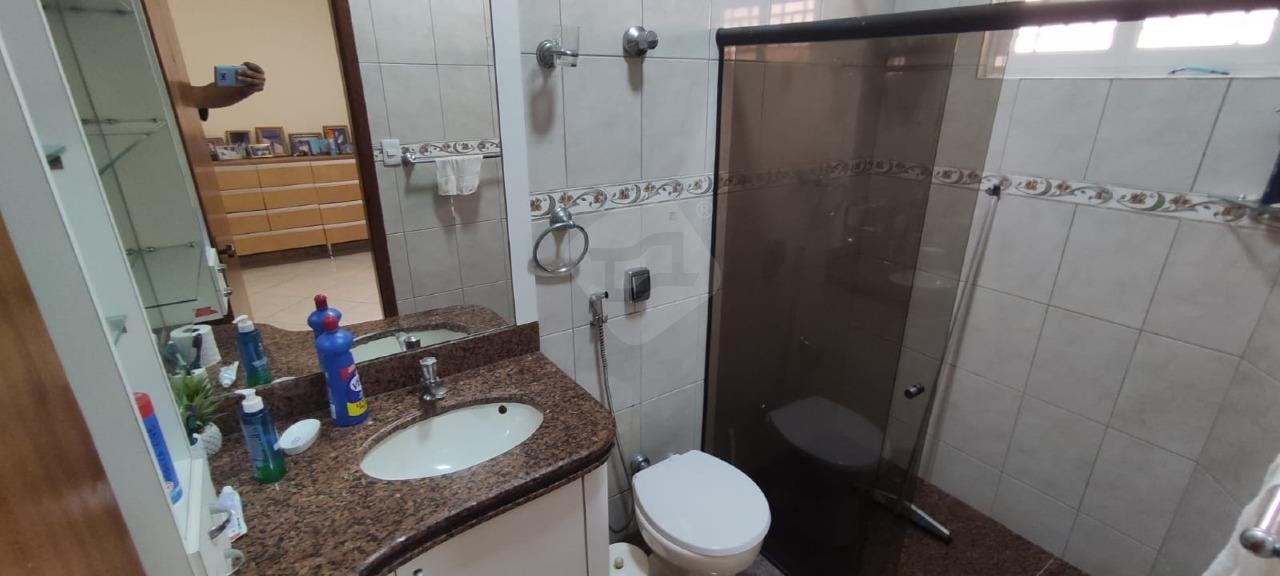 Casa à venda no GrãDuquesa: BANHEIRO SOCIAL