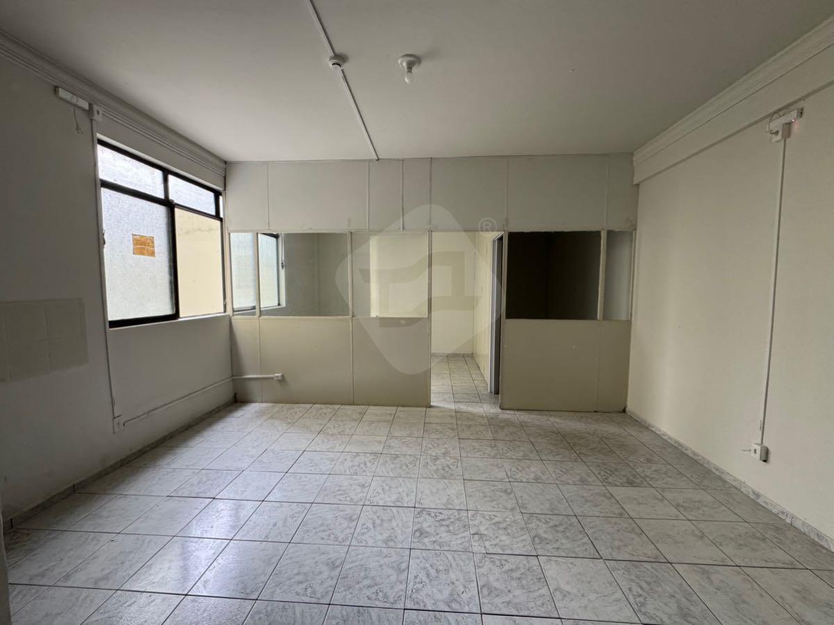 Sala à venda no Centro: 