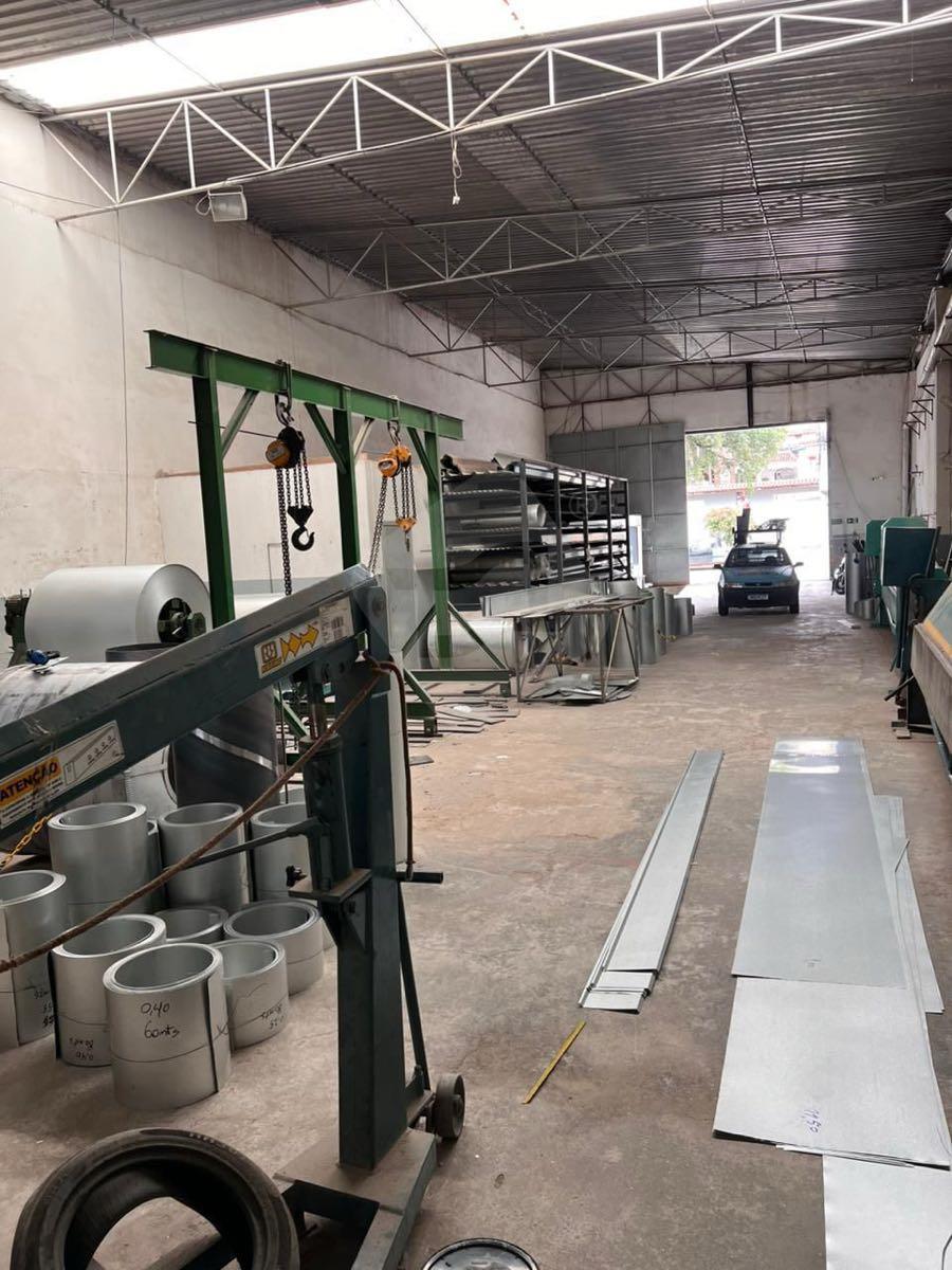 Galpão à venda no Vila Bretas: 