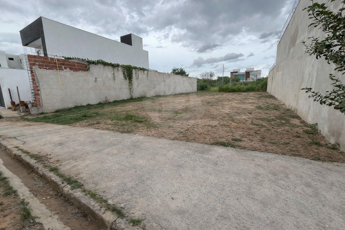 Lote à venda no Bosque da Figueira: 