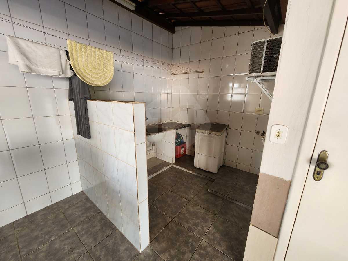 Casa à venda no Lourdes: 