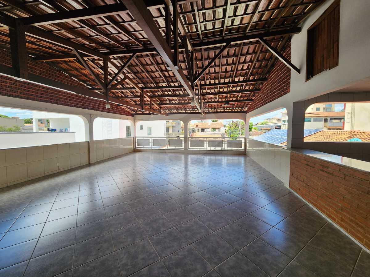 Casa à venda no Lourdes: 