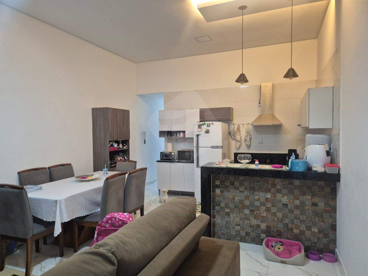 Casa à venda no Kennedy: 