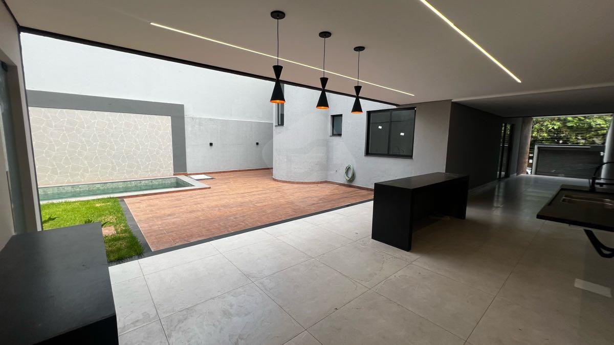 Casa à venda no Grã-Duquesa: 