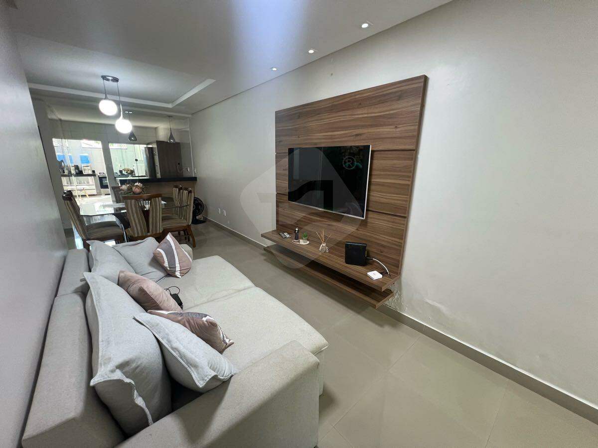 Casa à venda no Santos Dumont: 