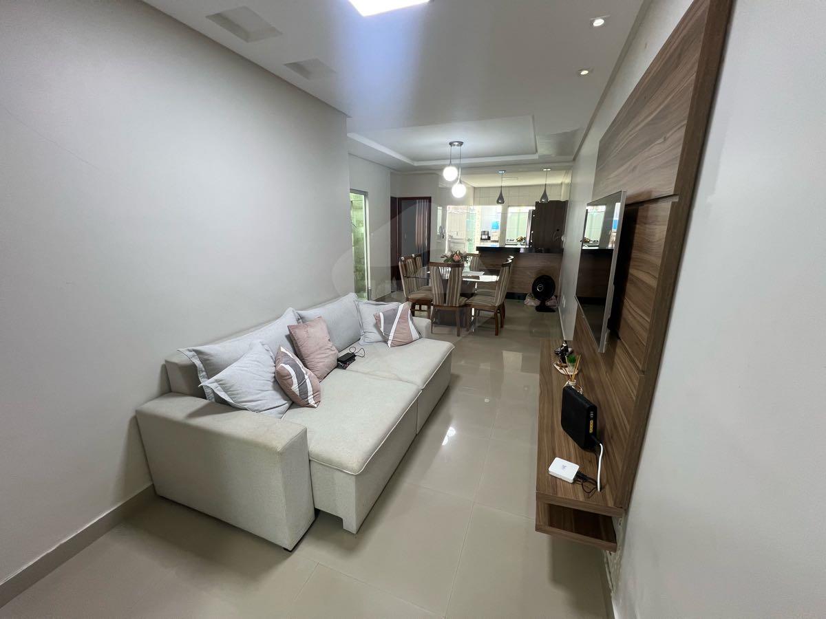 Casa à venda no Santos Dumont: 