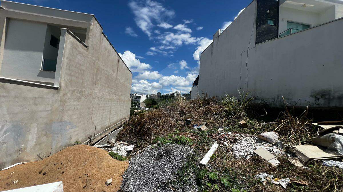 Lote à venda no Castanheiras: 