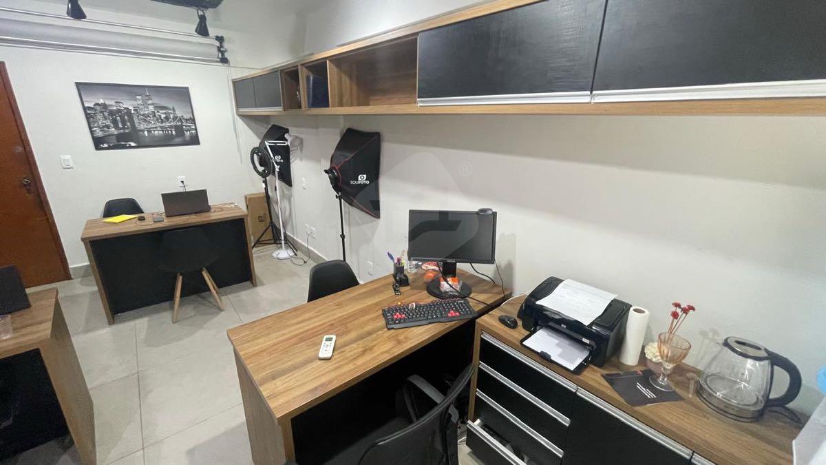 Sala à venda no Centro: 