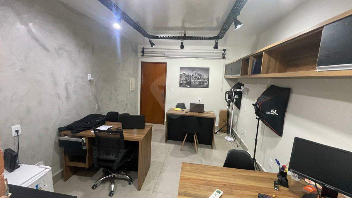 Sala à venda no Centro: 