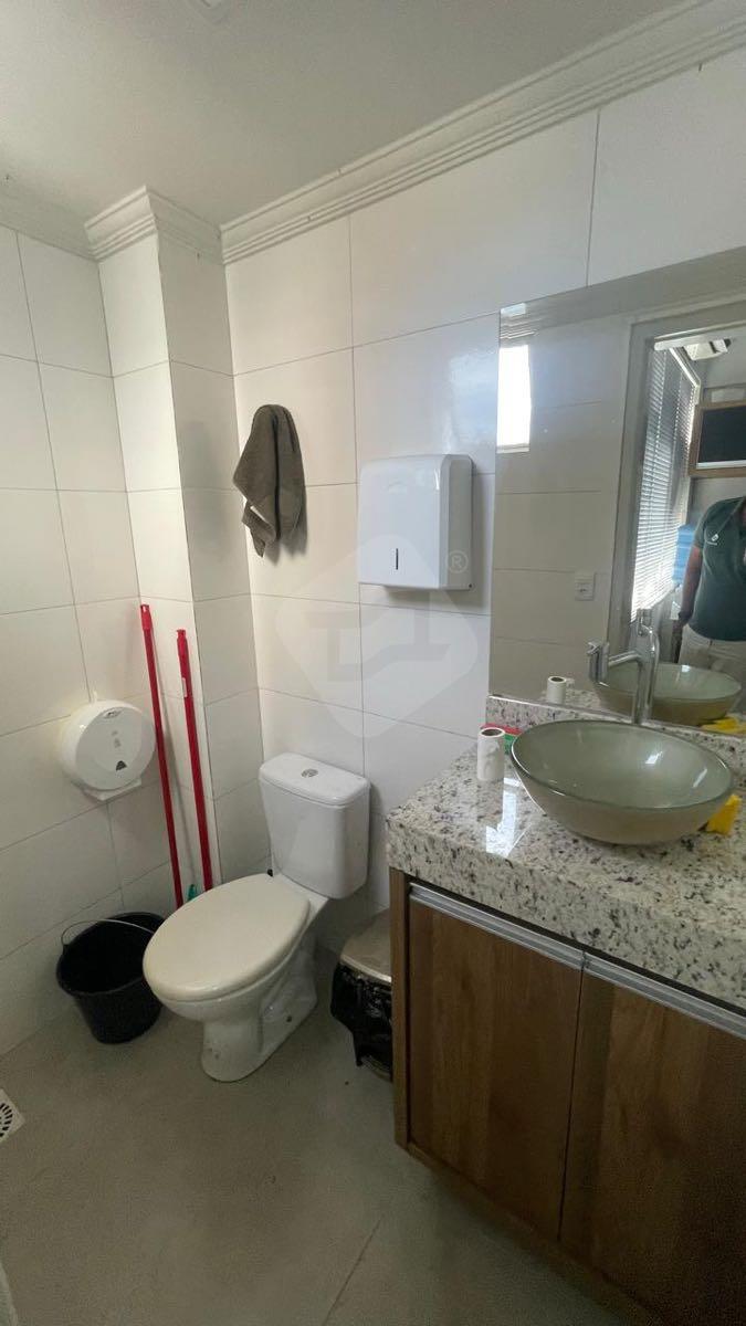 Sala à venda no Centro: 