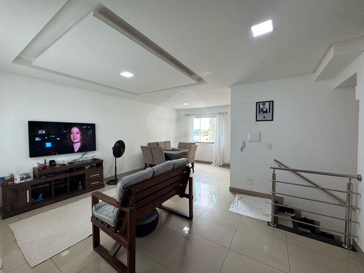 Casa à venda no Jardim Pérola: 