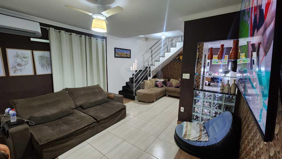 Casa à venda no JK III: 