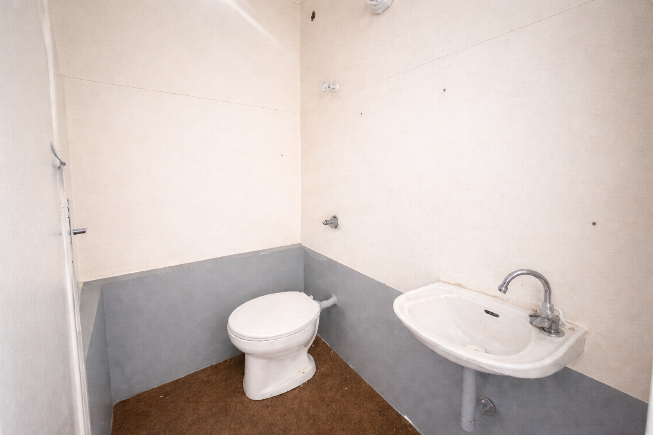 Loja para aluguel no Centro: BANHEIRO 