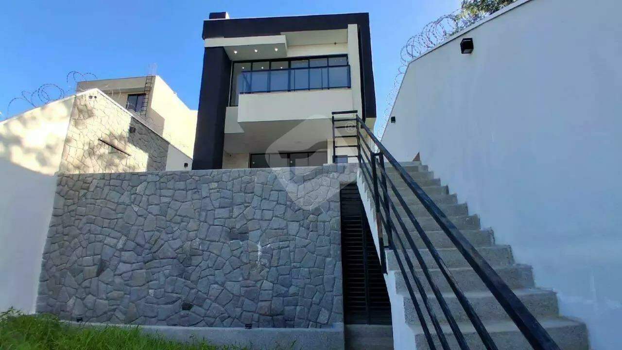 Casa à venda no Alto Esplanada: FUNDOS